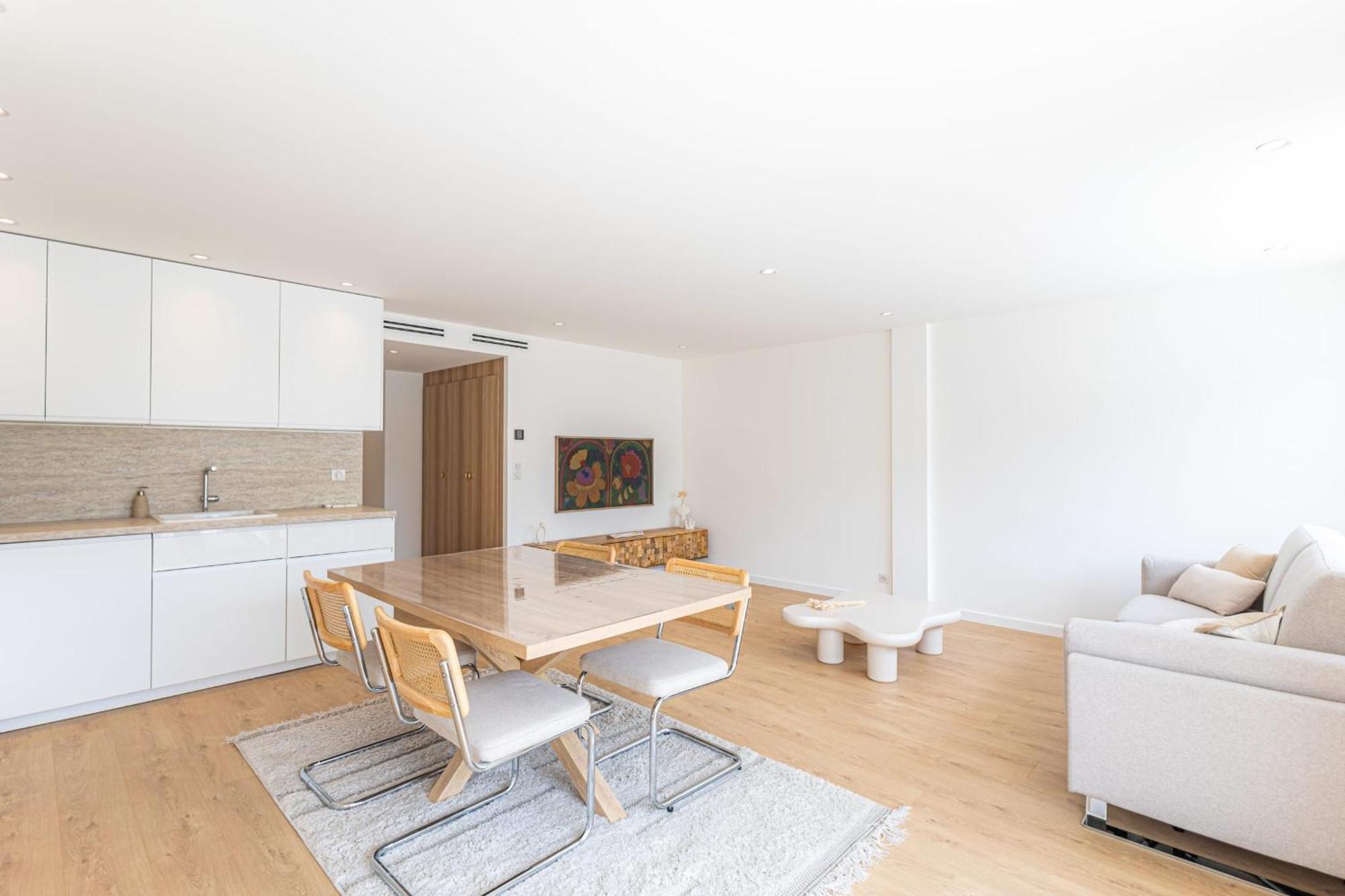 Appartement Sublime 3 Pieces Entierement Renove Dans Le Centre De