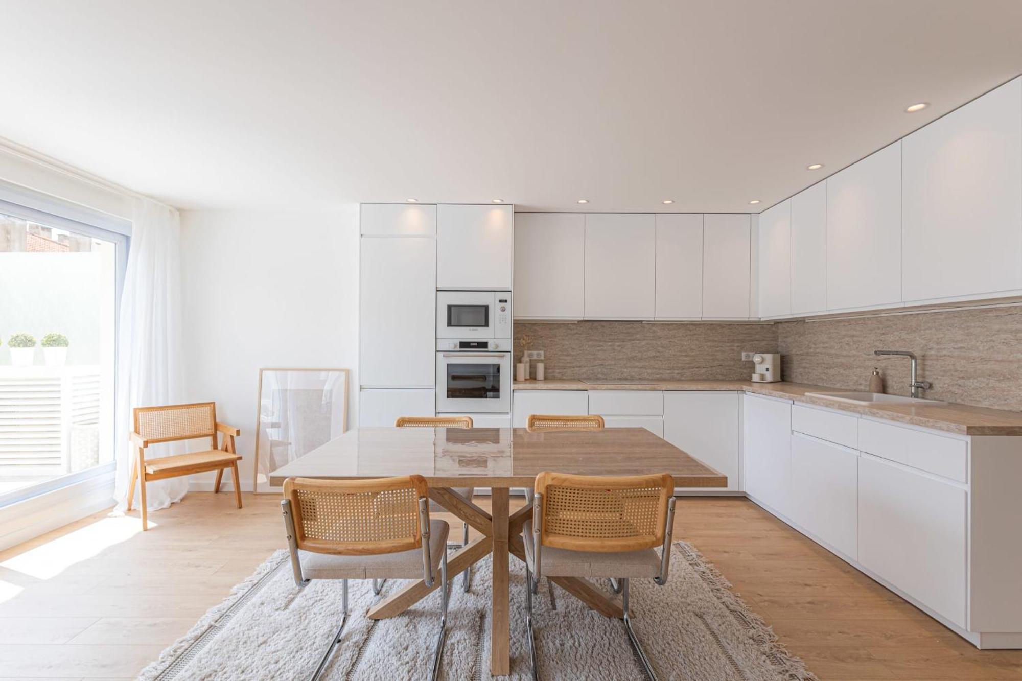 Sublime 3 Pieces Entierement Renove Dans Le Centre De Appartement