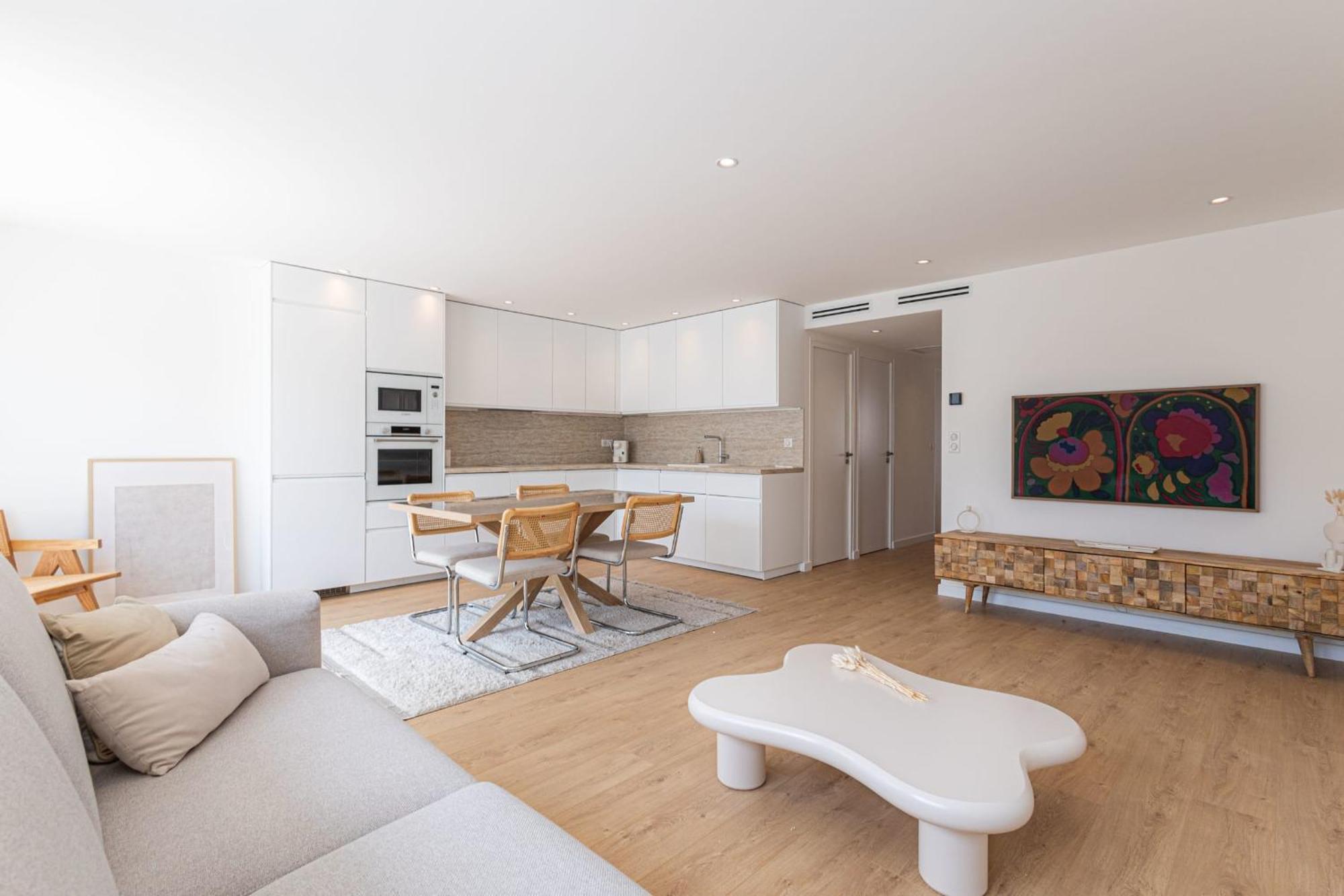 Appartement Sublime 3 Pieces Entierement Renove Dans Le Centre De *