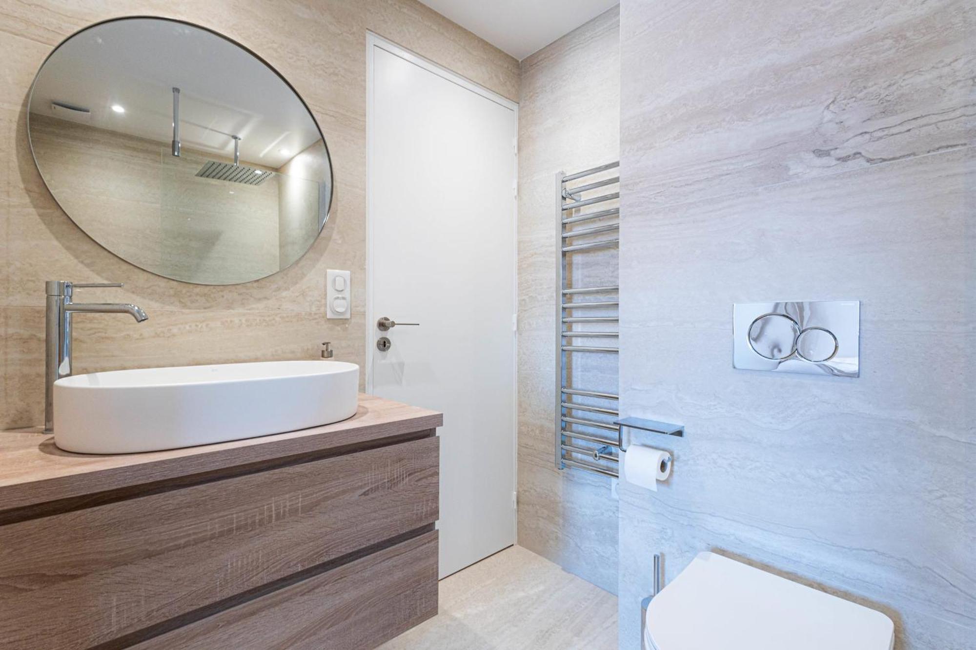 Appartement Sublime 3 Pieces Entierement Renove Dans Le Centre De *