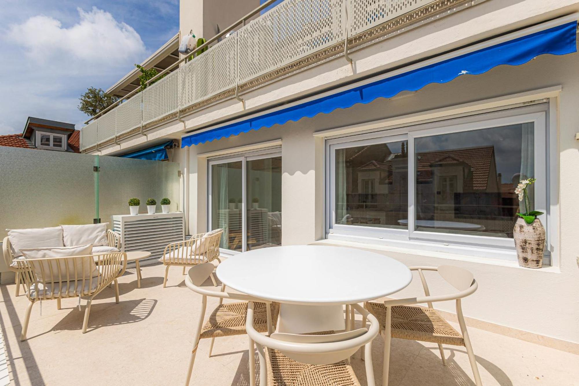 Appartement Sublime 3 Pieces Entierement Renove Dans Le Centre De Cannes
